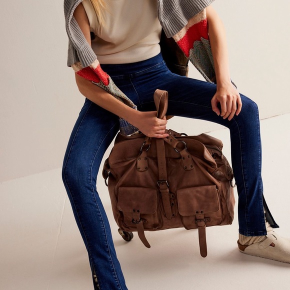 Free People Minas Messenger Bag We The Free Pockets Adjustable Shoulder Strap - Picture 2 of 7